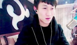 镇江网红主播帅哥吃瓜,镇江网红主播帅哥瓜田探秘记